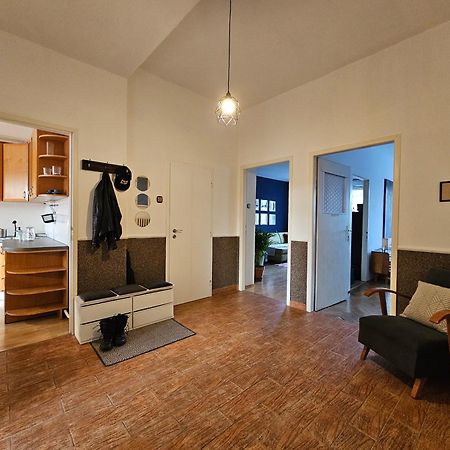 Stone Square Apartment Bratislava Buitenkant foto