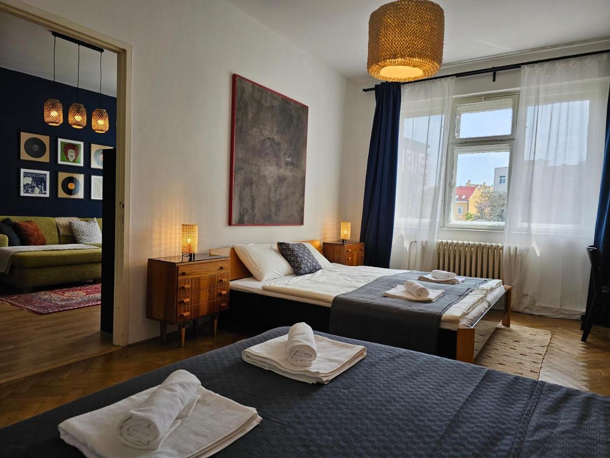 Stone Square Apartment Bratislava Buitenkant foto