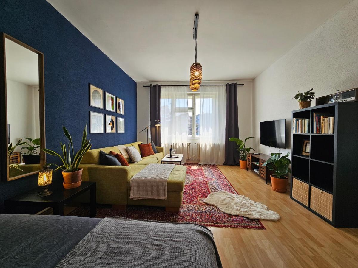 Stone Square Apartment Bratislava Buitenkant foto