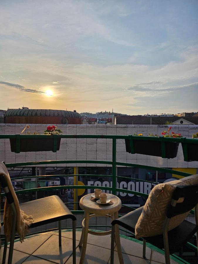 Stone Square Apartment Bratislava Buitenkant foto