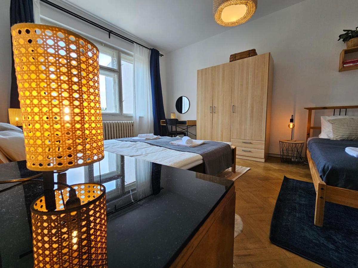 Stone Square Apartment Bratislava Buitenkant foto