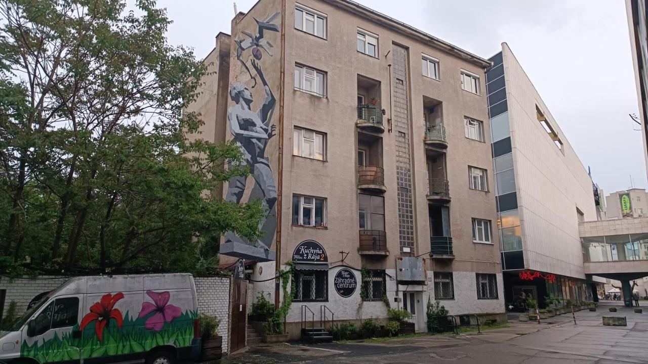 Stone Square Apartment Bratislava Buitenkant foto