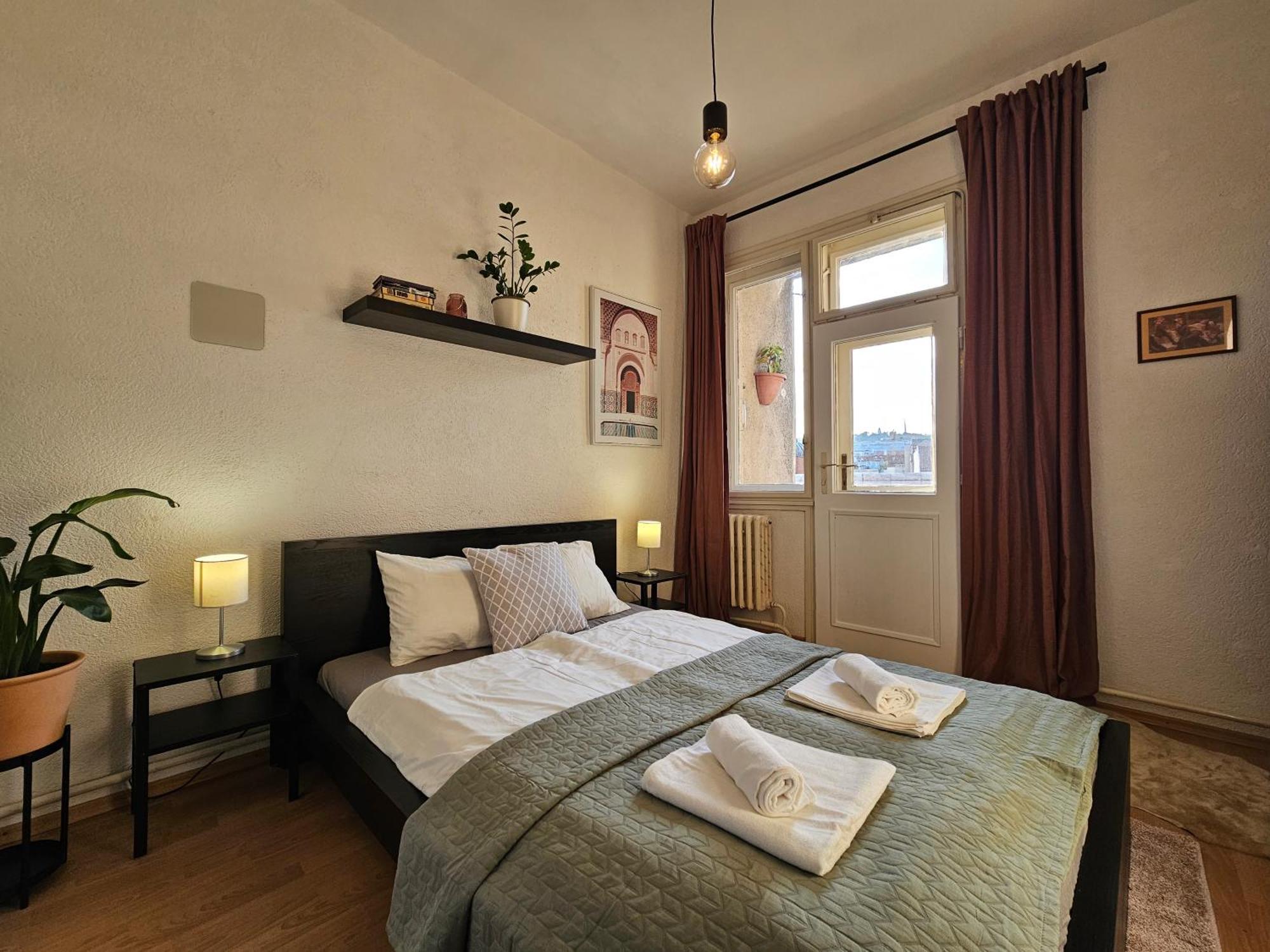 Stone Square Apartment Bratislava Buitenkant foto