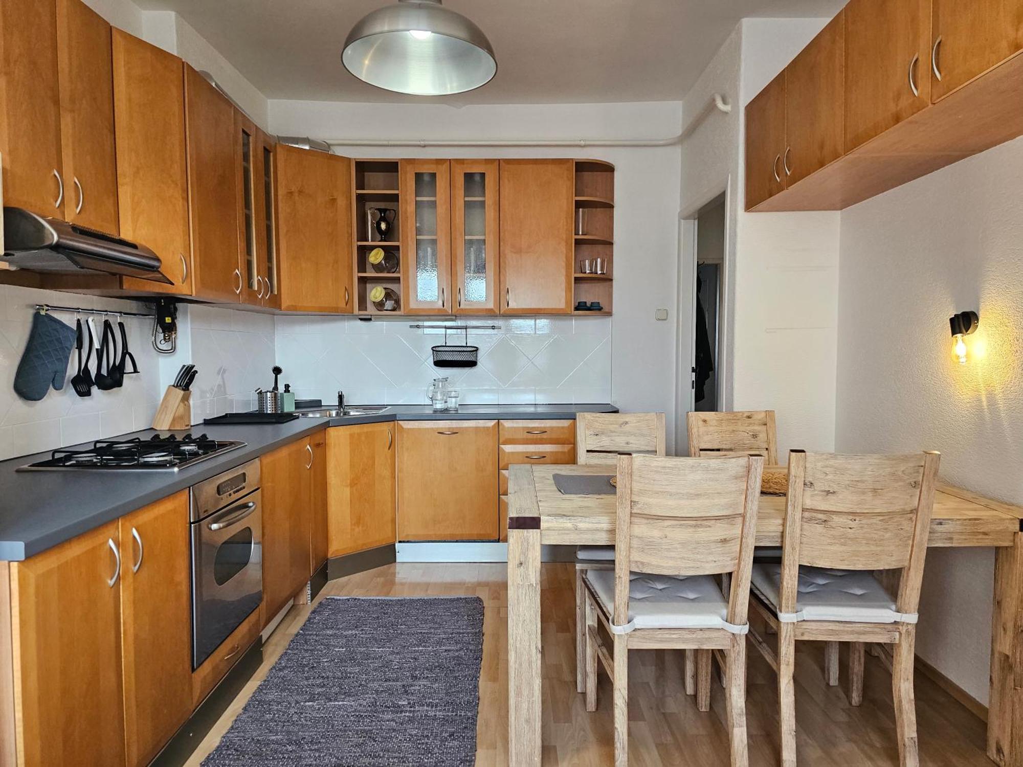 Stone Square Apartment Bratislava Buitenkant foto