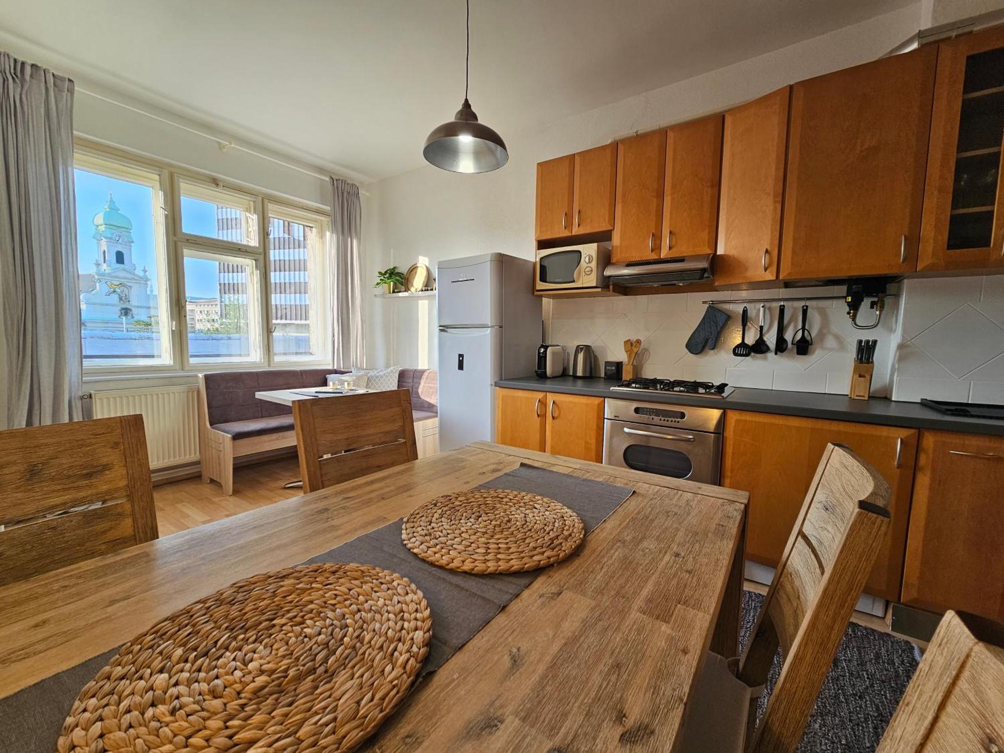Stone Square Apartment Bratislava Buitenkant foto