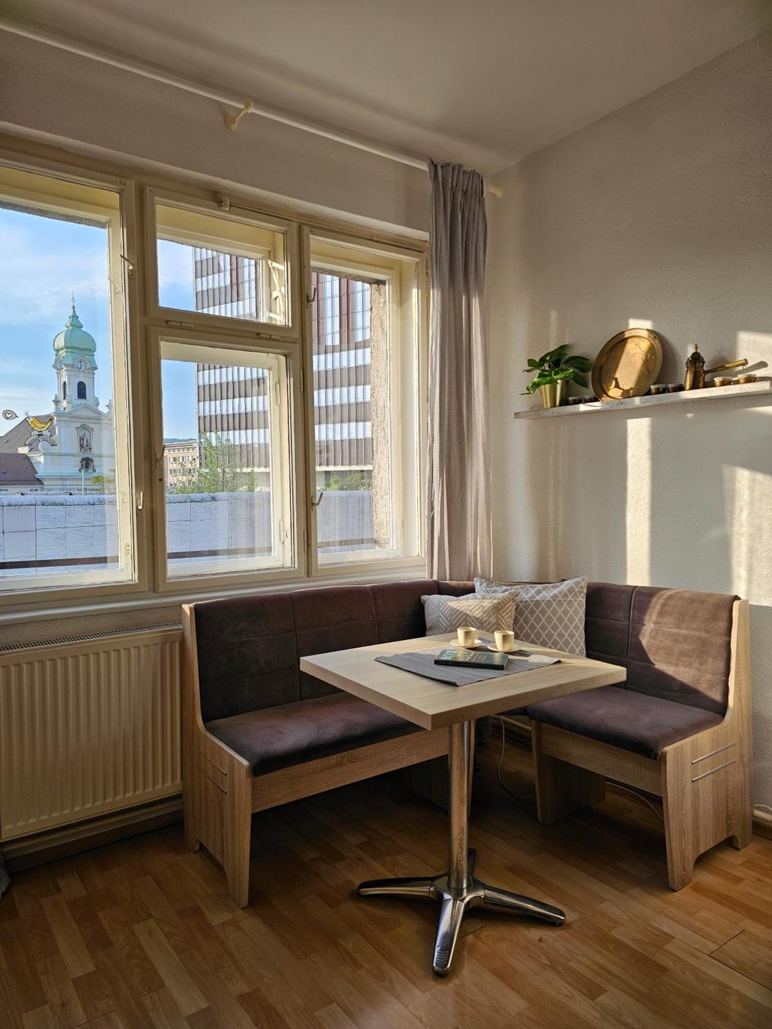 Stone Square Apartment Bratislava Buitenkant foto