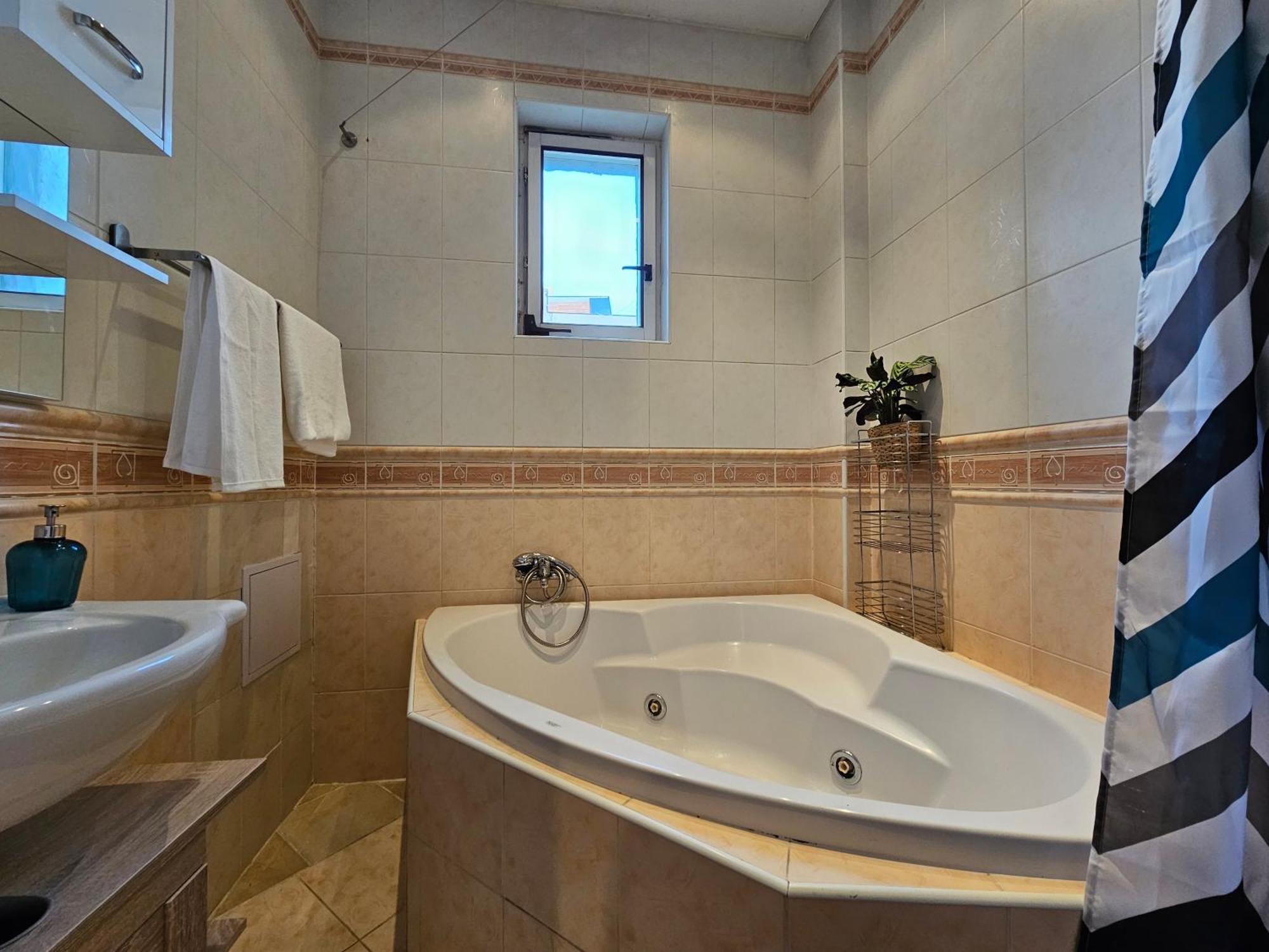 Stone Square Apartment Bratislava Buitenkant foto