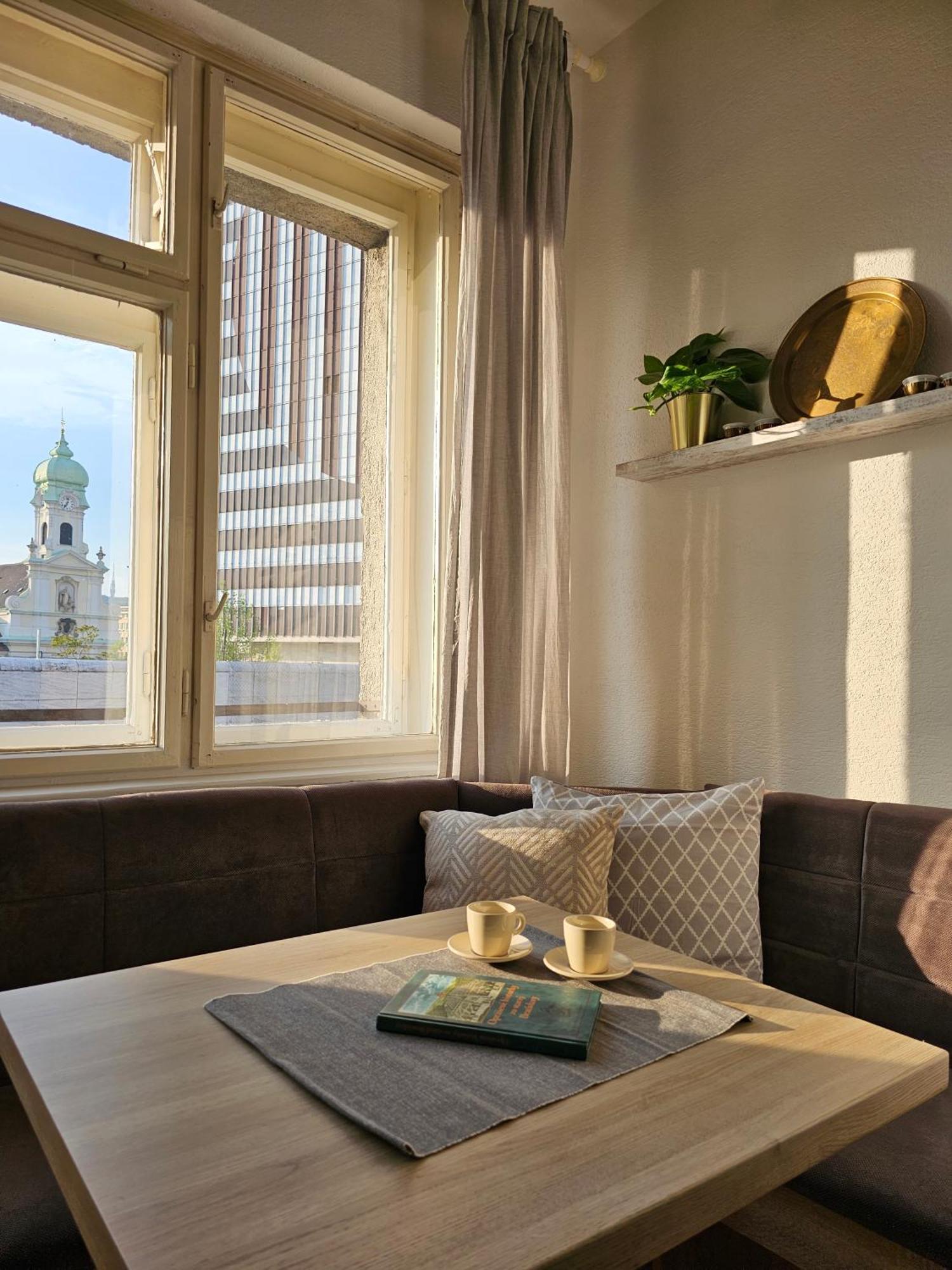 Stone Square Apartment Bratislava Buitenkant foto