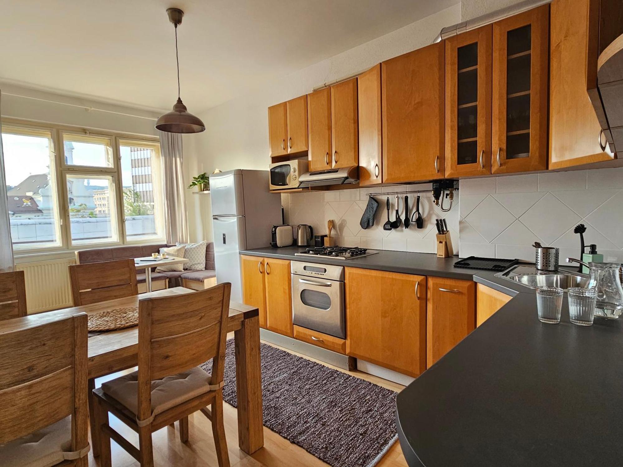 Stone Square Apartment Bratislava Buitenkant foto